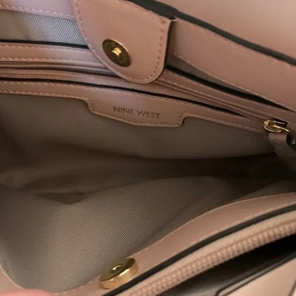 Nine West Cross Body Purse! - Picture 3 of 5